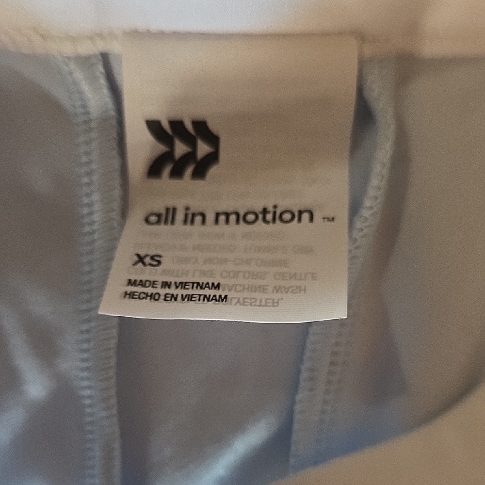 All in Motion White Crop Top - Picture 3 of 3